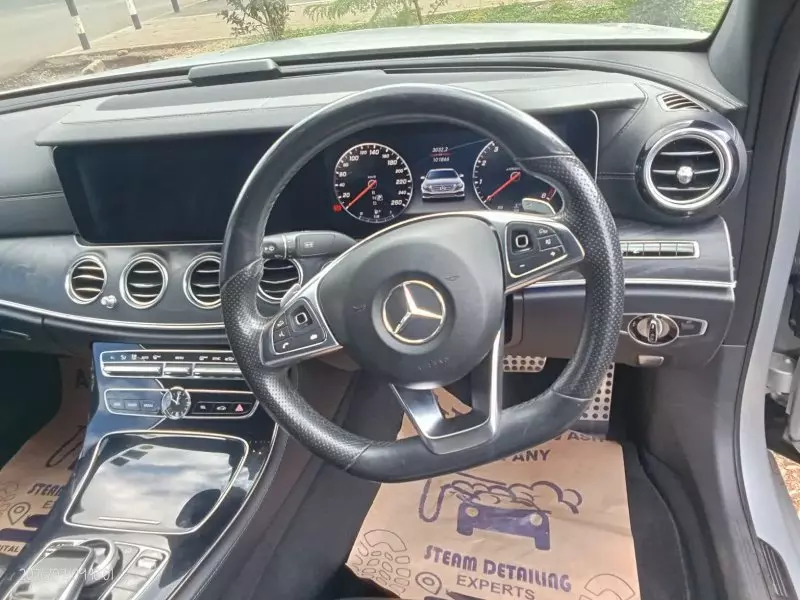 Mercedes-Benz E200 - 2017