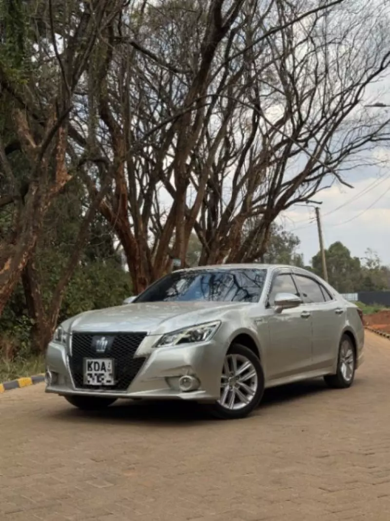 Toyota Crown   - 2015