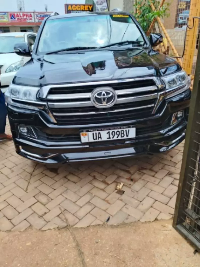 Toyota Landcruiser  V8   - 2010