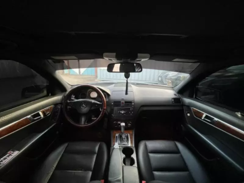 Mercedes-Benz C-Class   - 2010