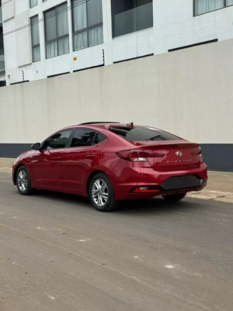 Hyundai Elantra   - 2020