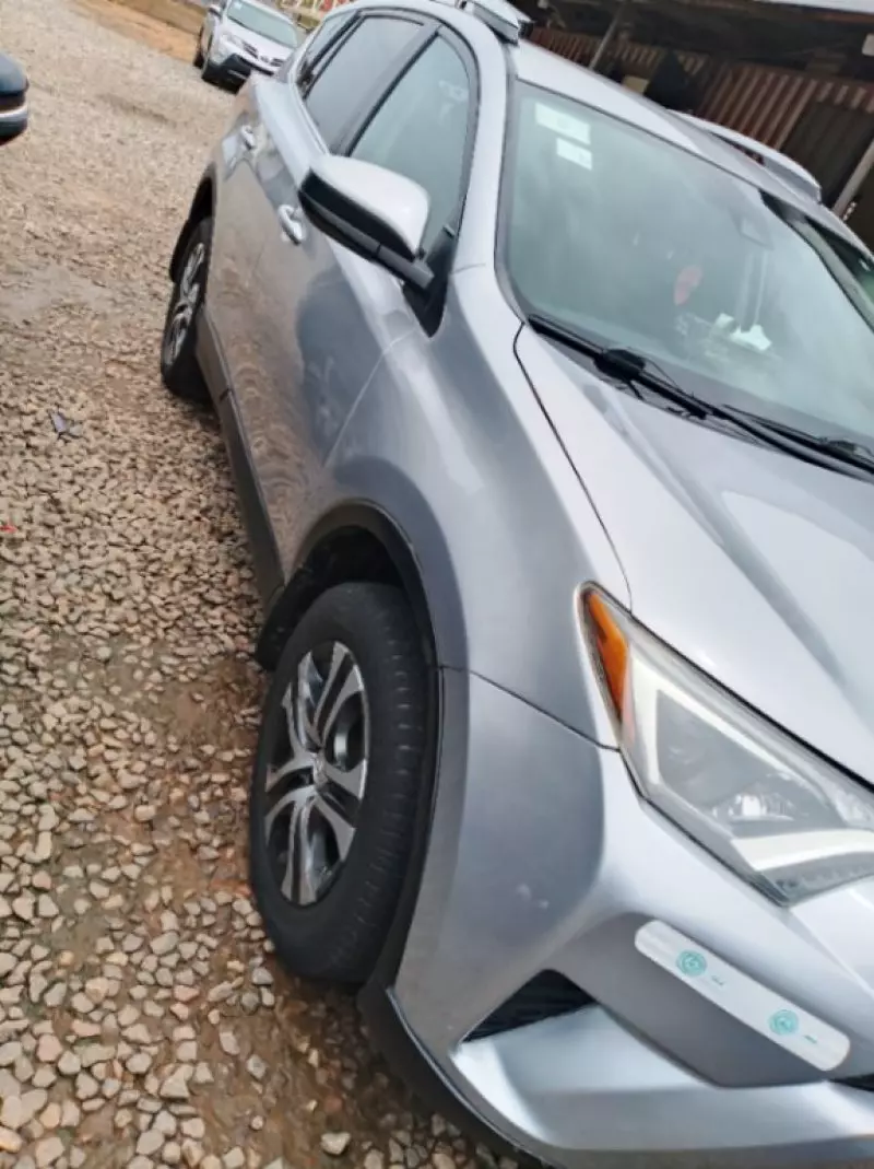 Toyota Rav4   - 2017