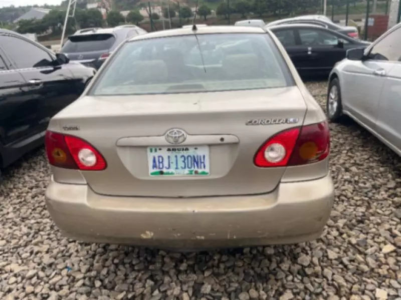 TOYOTA Corolla - 2004