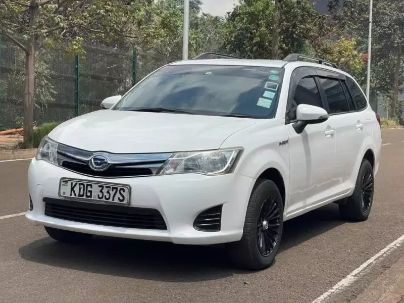 TOYOTA Fielder hybrid    - 2017