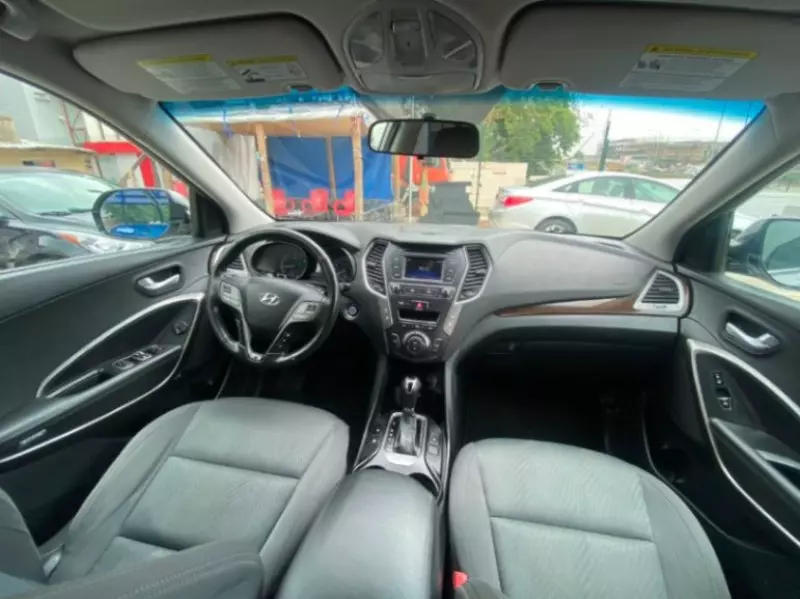 Hyundai Santa Fe   - 2016