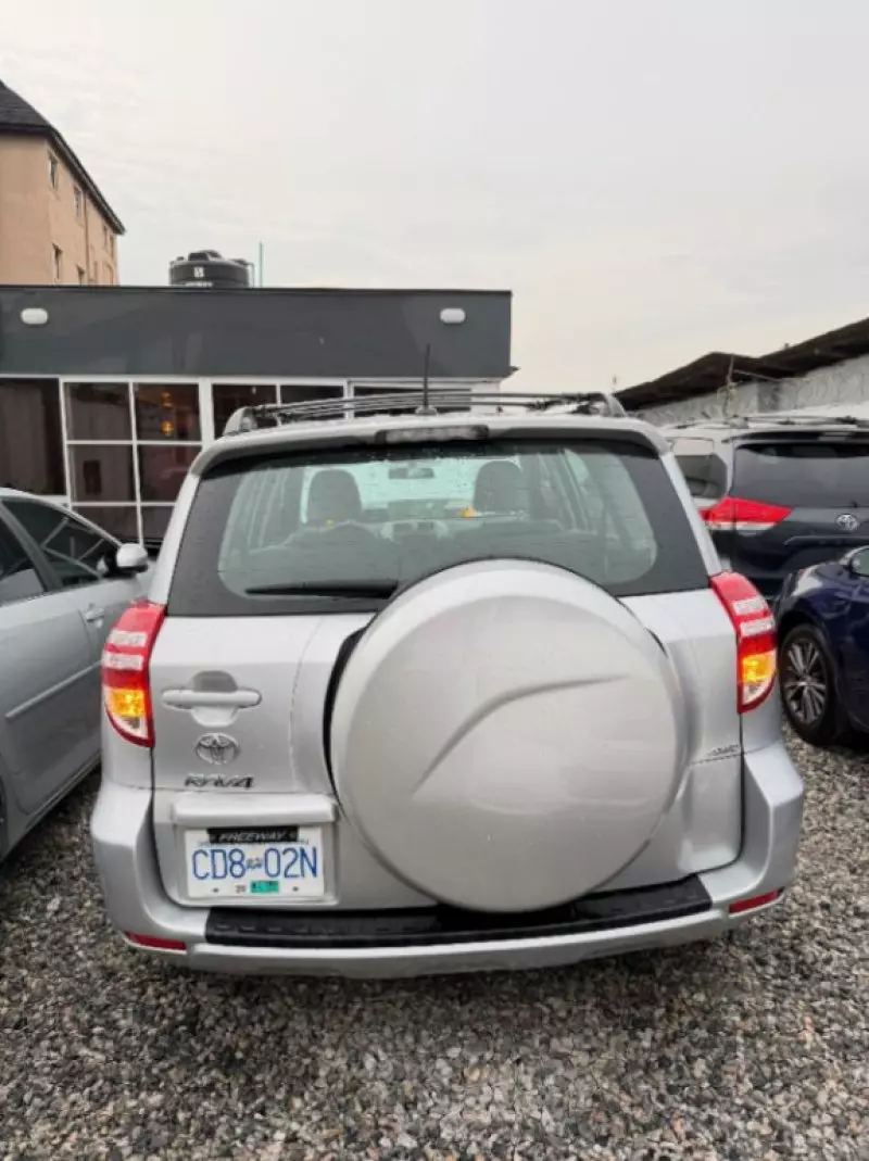 TOYOTA RAV 4   - 2011
