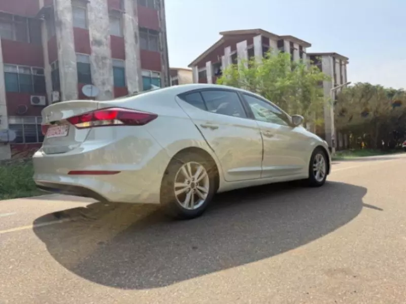 Hyundai Elantra   - 2017
