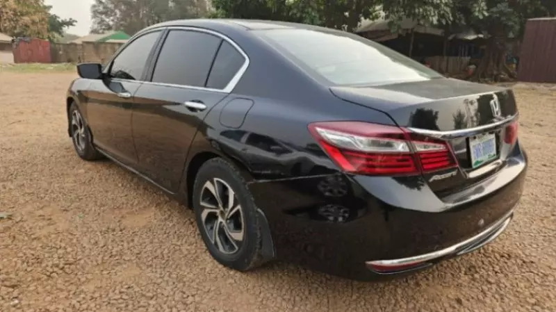 Honda Accord   - 2017