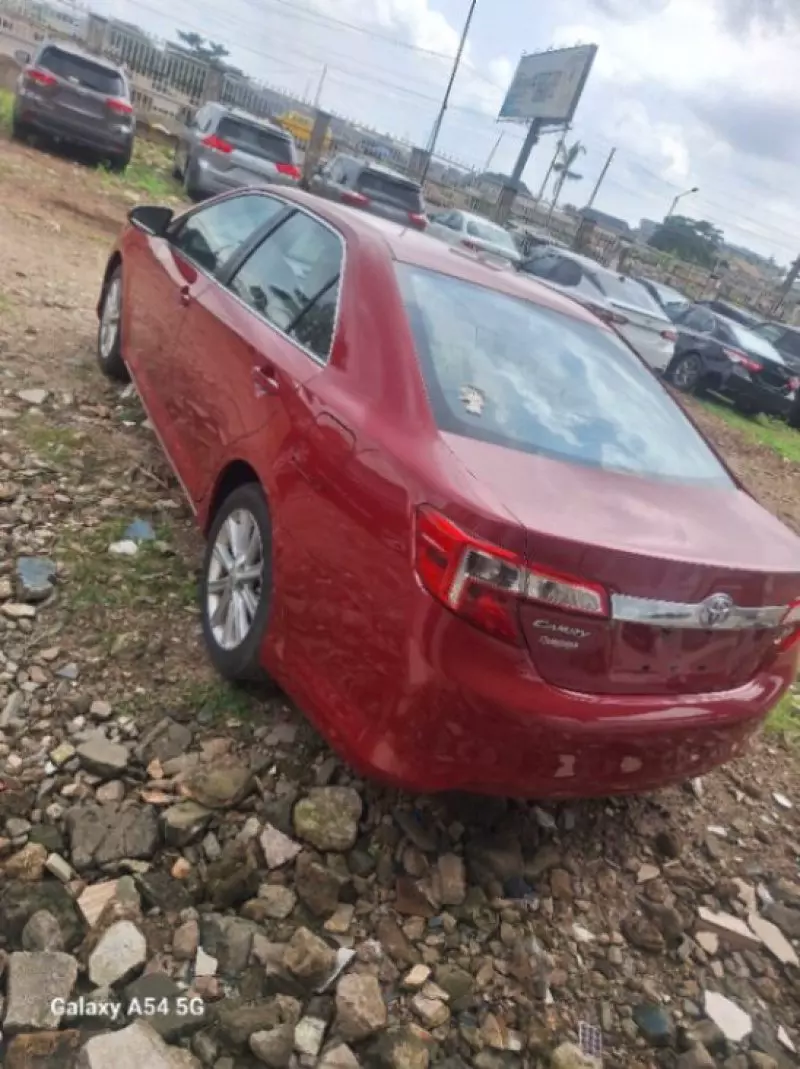 TOYOTA Camry   - 2012