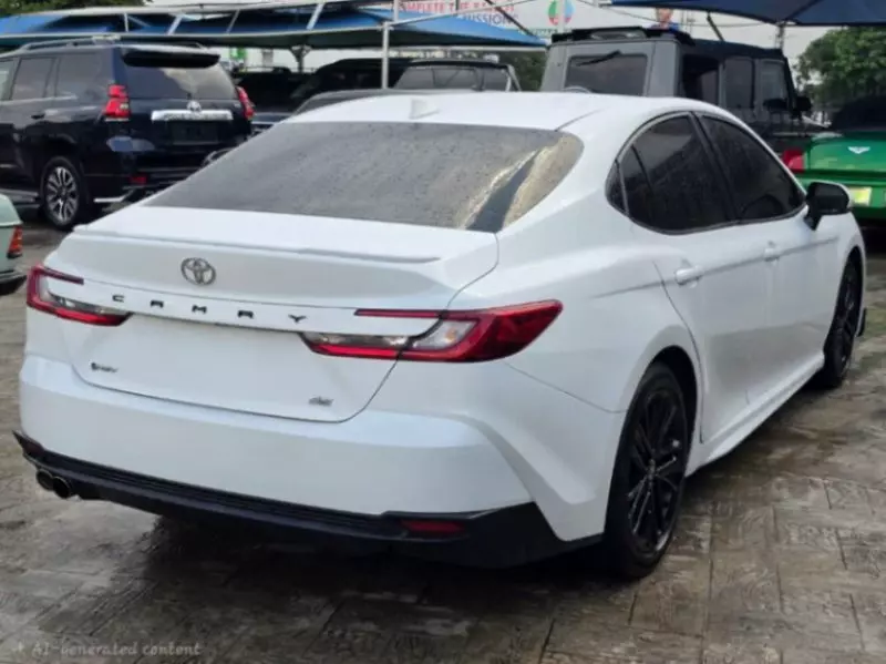 TOYOTA Camry   - 2025