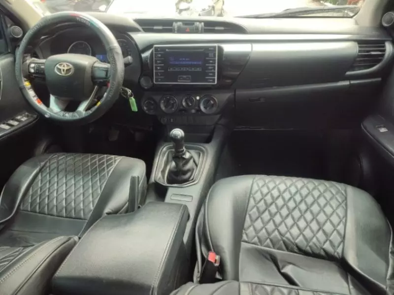 TOYOTA Hilux   - 2017