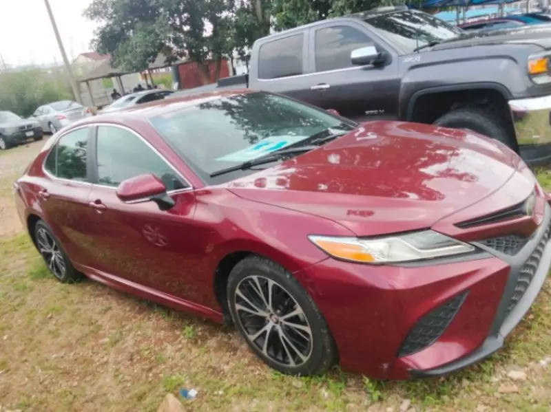 TOYOTA Camry - 2018