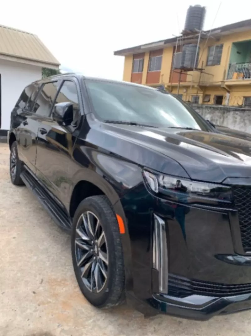 Cadillac Escalade ESV   - 2024