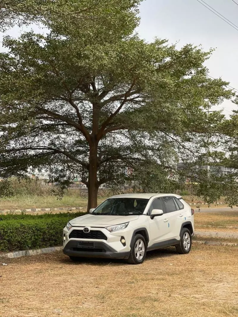 Toyota RAV 4   - 2021