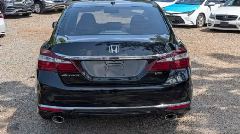 Honda Accord   - 2017