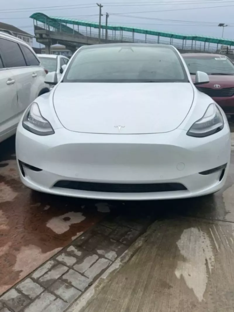 Tesla Model Y   - 2021