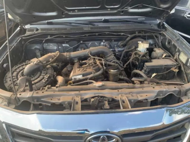 Toyota Hilux   - 2013