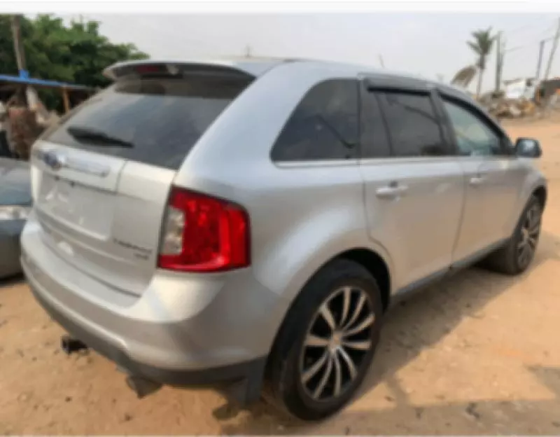 Ford Edge   - 2012