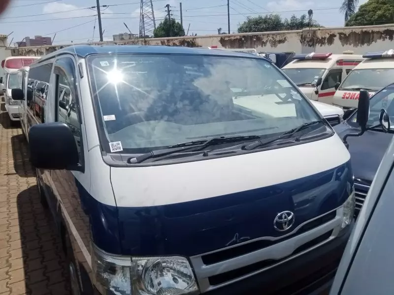 Toyota Hiace   - 2014
