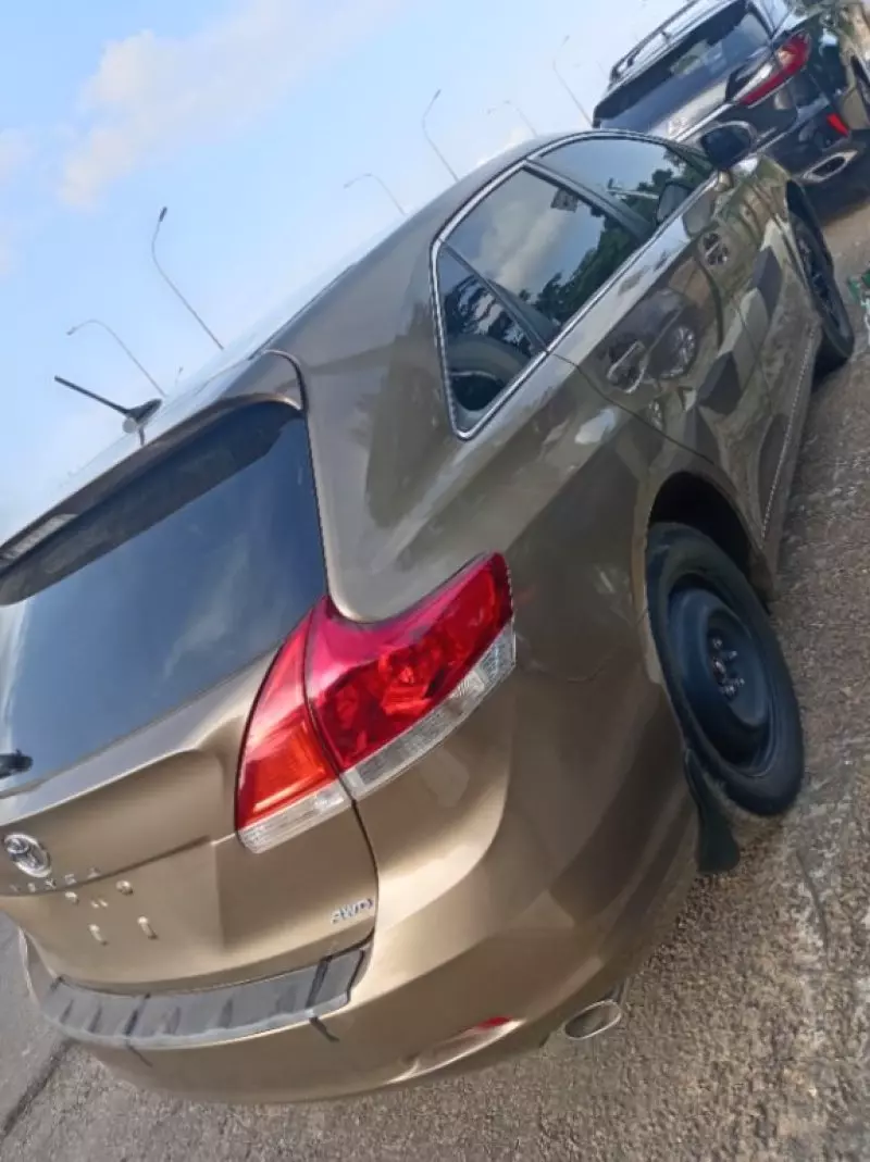 Toyota Venza   - 2013