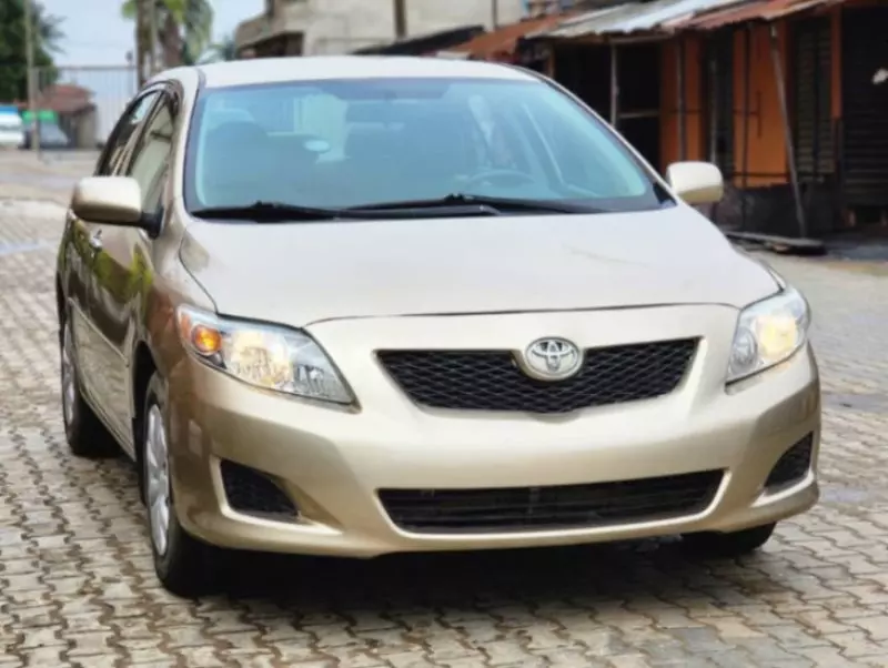 Toyota Corolla   - 2009