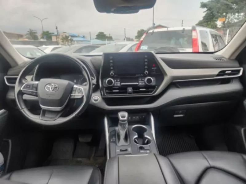 Toyota Highlander   - 2022