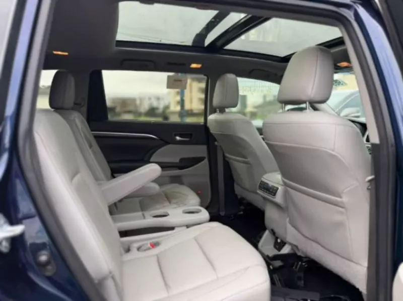 TOYOTA Highlander   - 2016