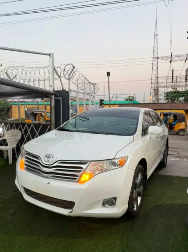 TOYOTA Venza   - 2011
