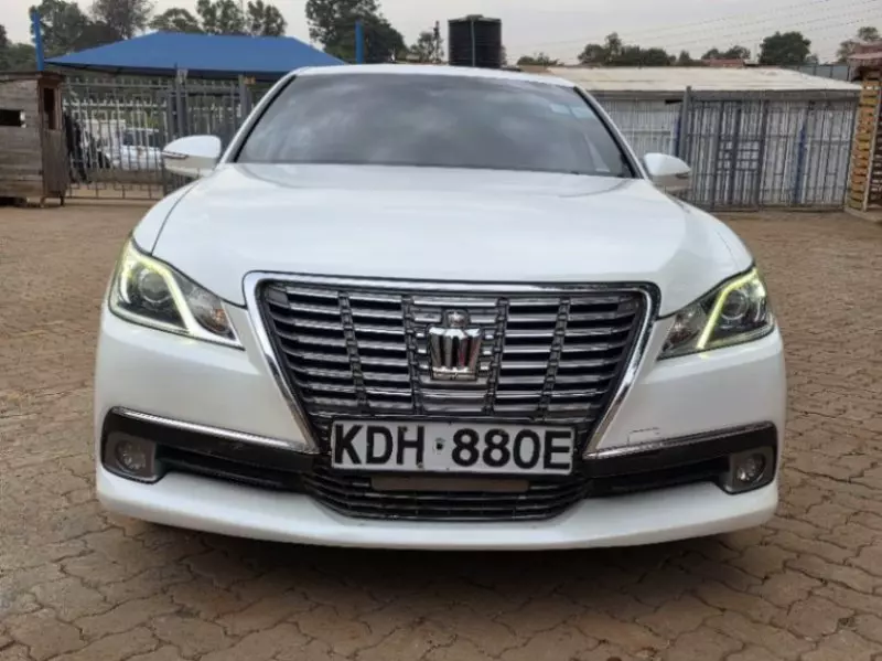 Toyota Crown   - 2015