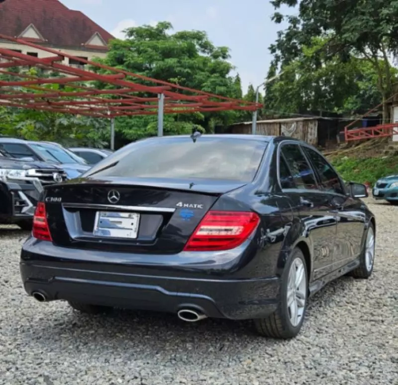 Mercedes-Benz C 300   - 2013