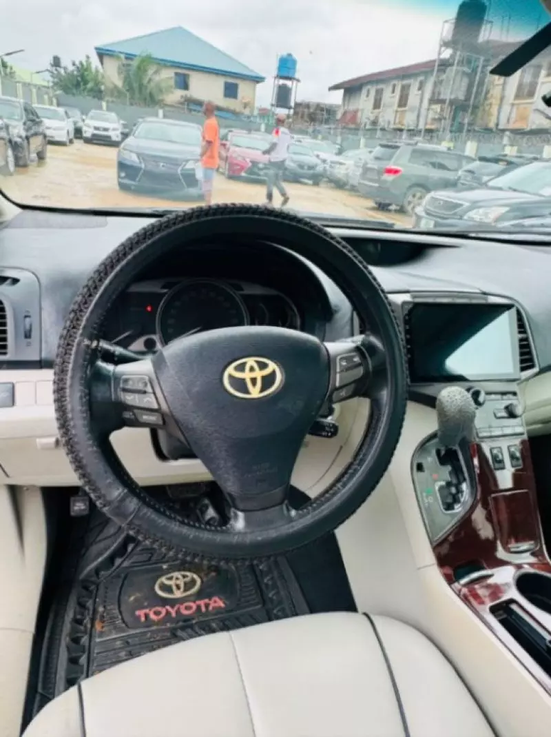 TOYOTA Highlander   - 2011