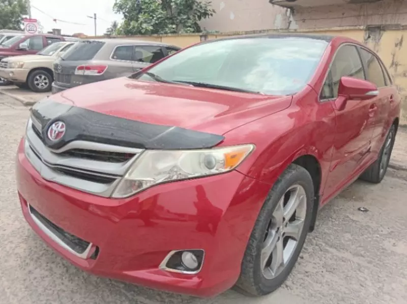 Toyota Venza   - 2012