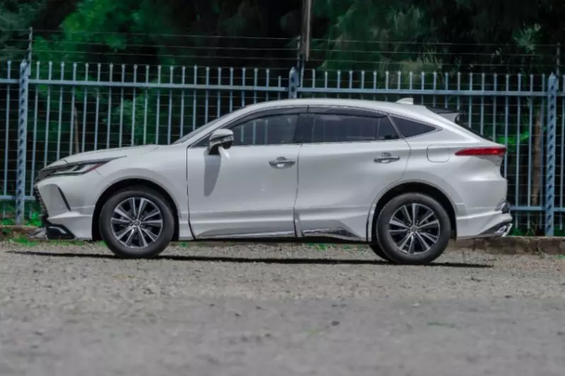 Toyota Harrier   - 2020