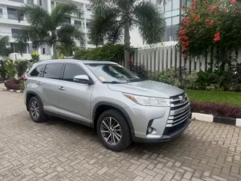 TOYOTA Highlander   - 2019