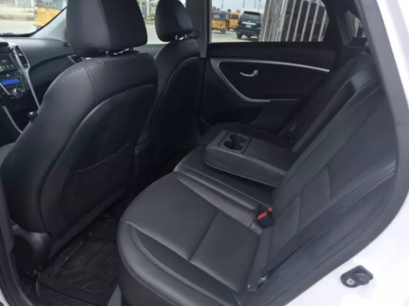 Hyundai Elantra   - 2016