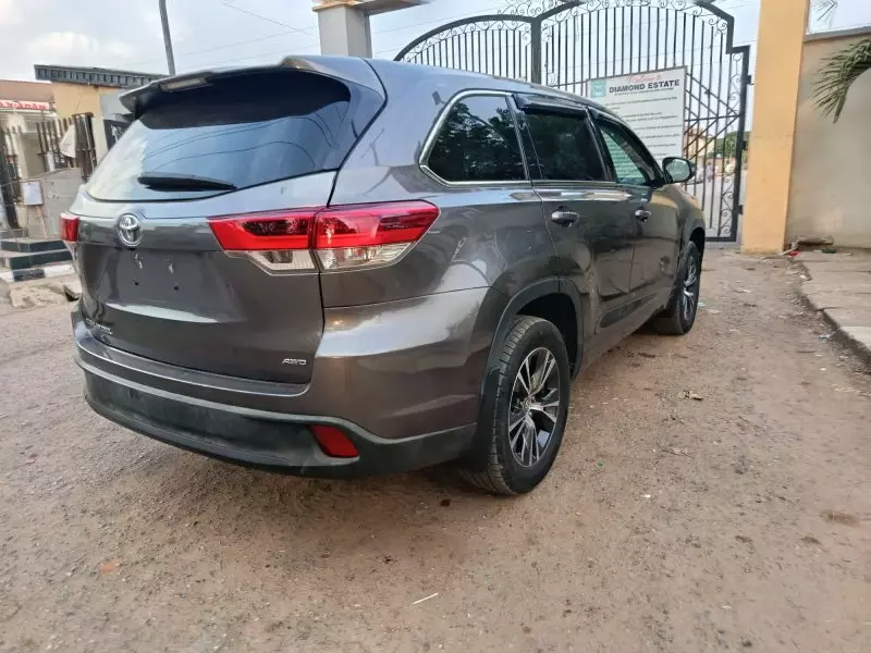Toyota Highlander   - 2018