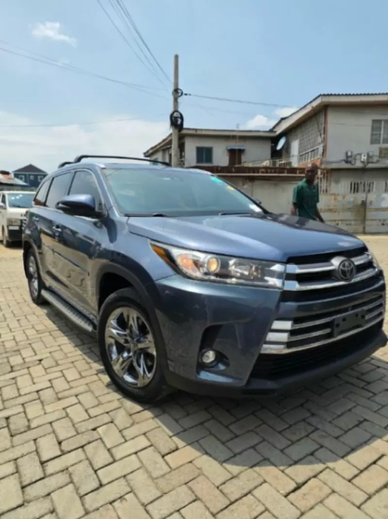 TOYOTA Highlander   - 2019