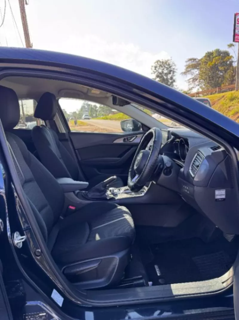 Mazda Axela    - 2018