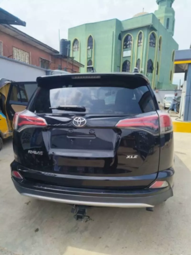 Toyota RAV 4   - 2016