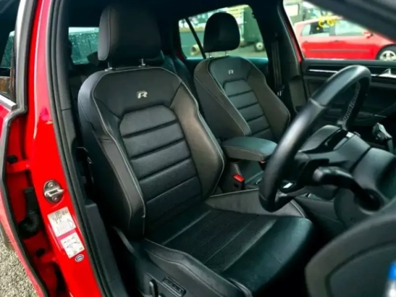 Volkswagen Golf   - 2018
