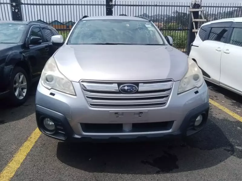 Subaru Outback   - 2012