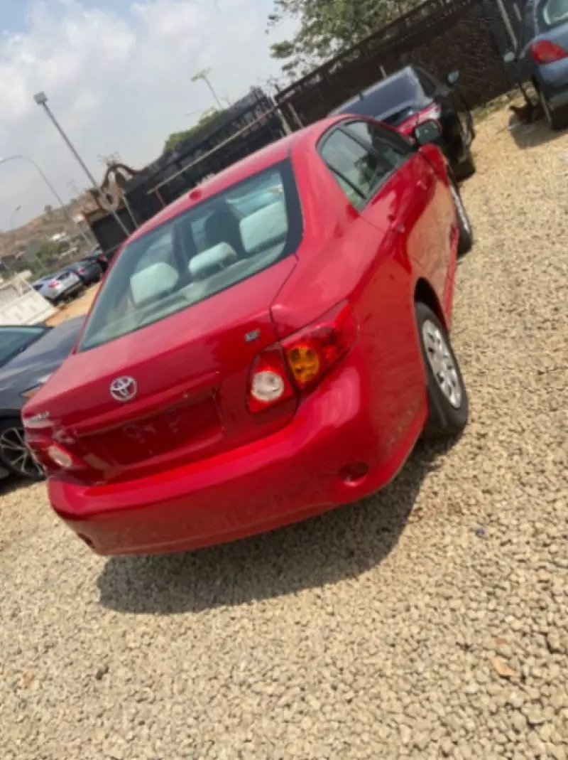 Toyota Corolla   - 2009