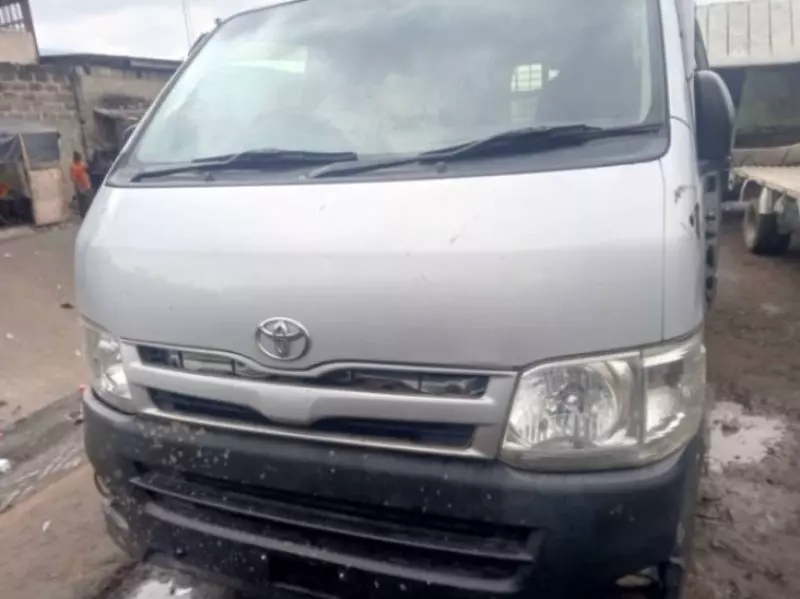 Toyota Hiace   - 2013