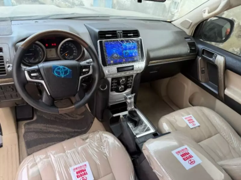 Toyota Landcruiser   - 2015