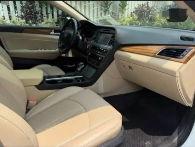 Hyundai Sonata   - 2015