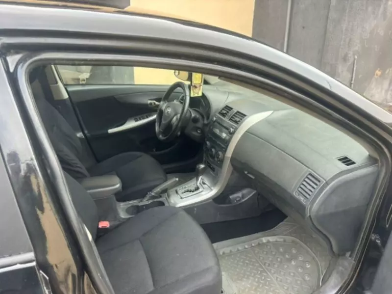 Toyota Corolla   - 2010