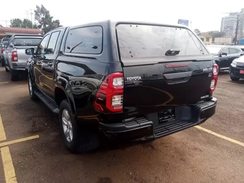 Toyota Hilux   - 2023