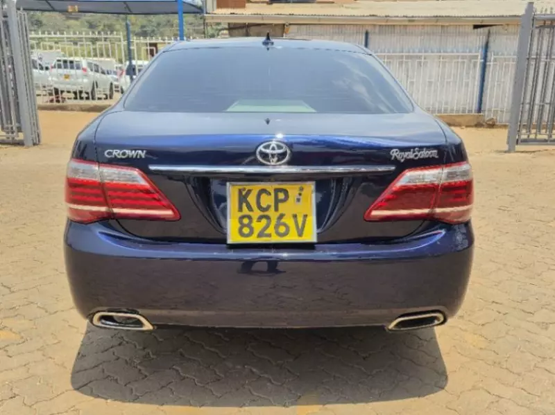 Toyota Crown   - 2011
