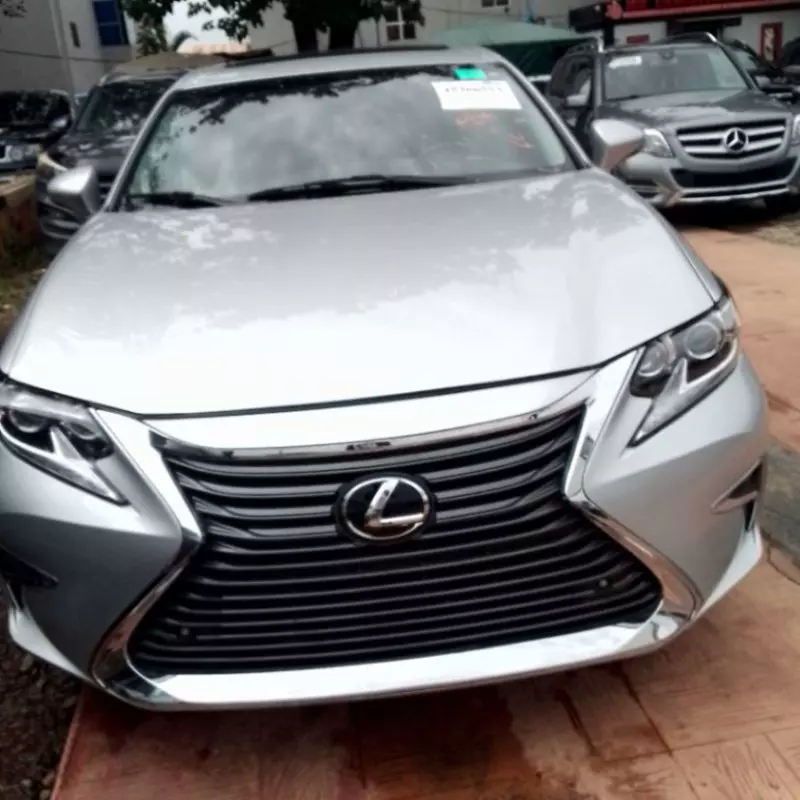 Lexus ES   - 2014
