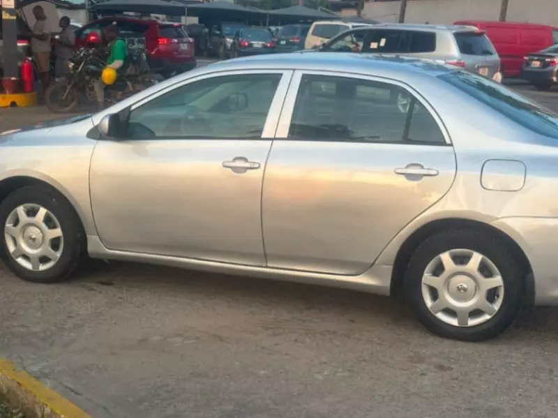 TOYOTA Corolla - 2009